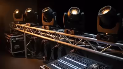 Iluminación profesional montada para un evento