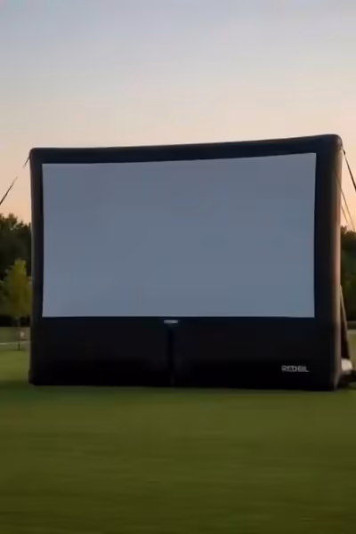 Pantalla inflable montada al aire libre