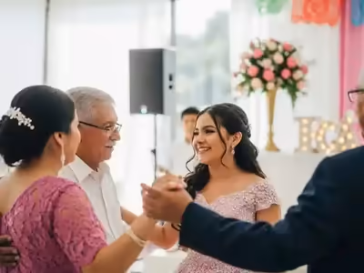 Equipo de audio montado en el salón durante una fiesta de XV años
