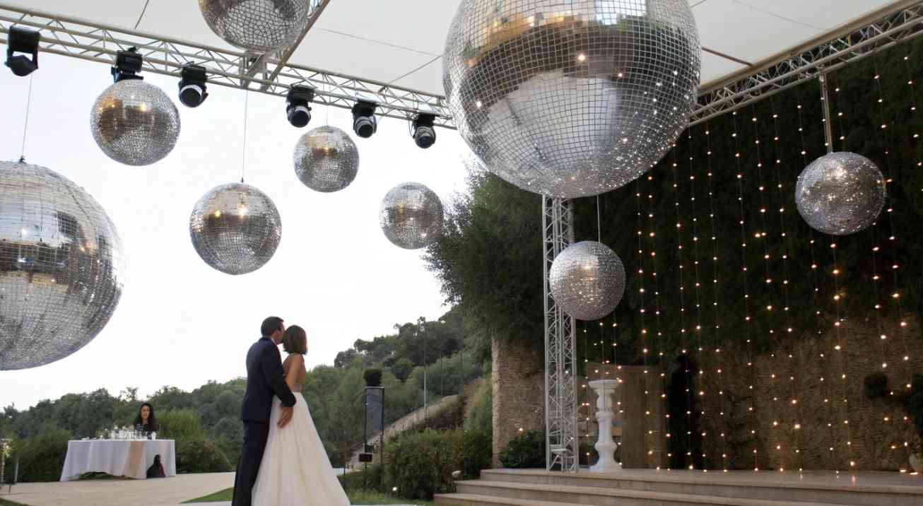 Renta de Bolas Disco para Bodas y Eventos Especiales