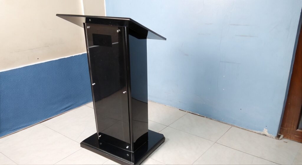 renta de podium de acrilico negro